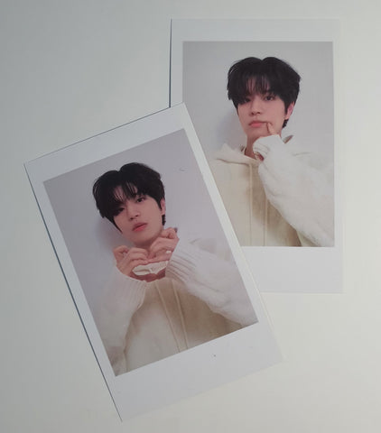 STRAY KIDS - SEASON'S GREETINGS 2024 JYP PHOTOCARD set of 2 (SEUNGMIN)