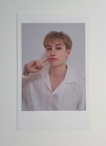 STRAY KIDS - SEASON'S GREETINGS 2024 JYP PHOTOCARD (BANGCHAN)