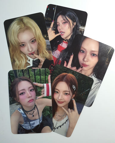 ITZY - GOLD ALADIN PHOTOCARD