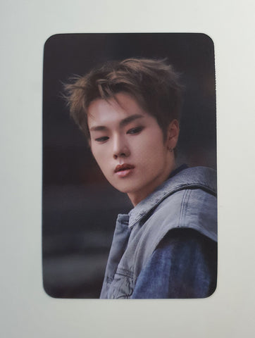 XDINARY HEROES - LIVE and FALL SOUNDWAVE PHOTOCARD (JUNGSU)