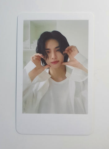 STRAY KIDS - SEASON'S GREETINGS 2024 POLAROID PHOTOCARD (HYUNJIN)