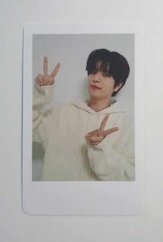 STRAY KIDS - SEASON'S GREETINGS 2024 POLAROID PHOTOCARD (SEUNGMIN)