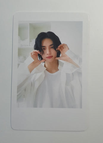 STRAY KIDS - SEASON'S GREETINGS 2024 WITH MUU PHOTOCARD (HYUNJIN)