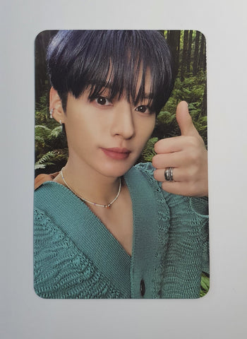 STRAY KIDS - 'STAY IN STAY' IN JEJU PHOTOCARD (LEE KNOW)