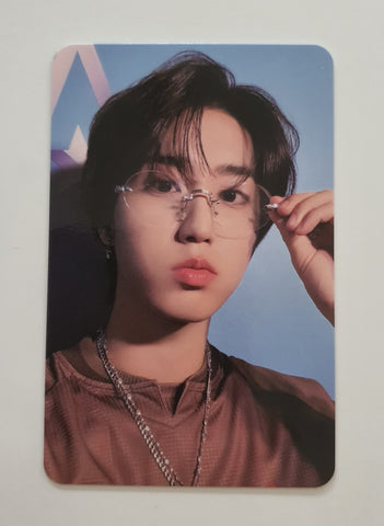 STRAY KIDS - SEASON'S GREETINGS 2025 PHOTOCARD (HAN)