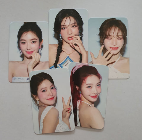 RED VELVET - SEASON'S GREETINGS 2025 ALADIN PHOTOCARD