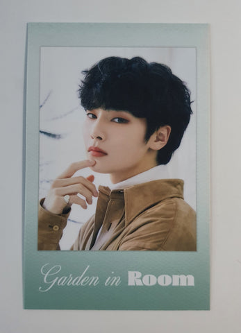 STRAY KIDS - SEASON'S GREETINGS 2022 Garden in ROOM Polaroid photocard (I.N)