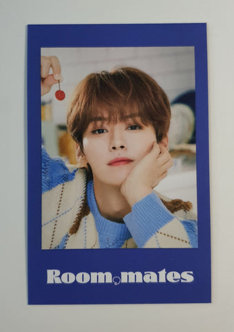 STRAY KIDS - SEASON'S GREETINGS 2022 Room mates Polaroid photocard (LEE KNOW)