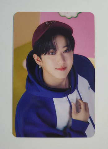 STRAY KIDS - SEASON'S GREETINGS 2023 PHOTOCARD (CHANGBIN)