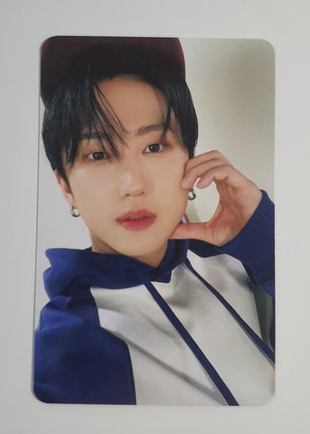 STRAY KIDS - SEASON'S GREETINGS 2023 PHOTOCARD (CHANGBIN)