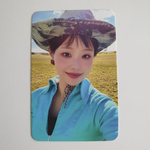 CHUU - STRAWBERRY RUSH SOUNDWAVE PHOTOCARD