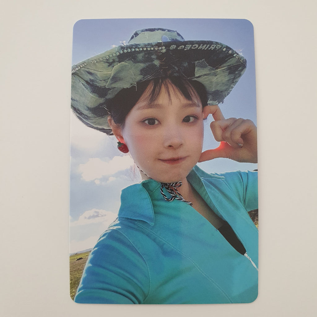 CHUU (LOONA) - STRAWBERRY RUSH STAYG ALBUM Photocard – KYYO